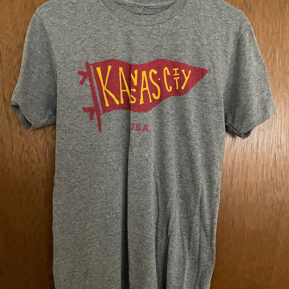 Kansas City Chiefs Pennant Bellboy T-Shirt - Small